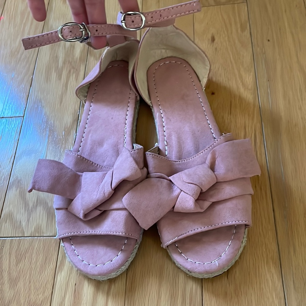 These pink shoes are super cute and comfortable!!